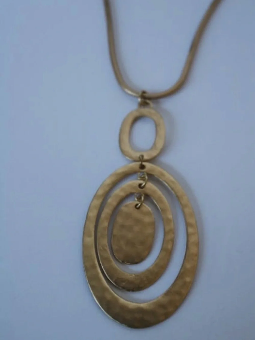 Vintage Gold Toned Geometric Oval Necklace 30